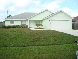 3190 SW Curcuma St in Port St. Lucie, FL - Building Photo