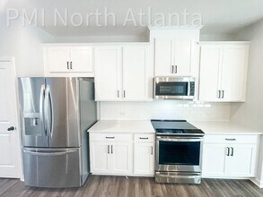 916 Colton Dr in Acworth, GA - Building Photo - Building Photo