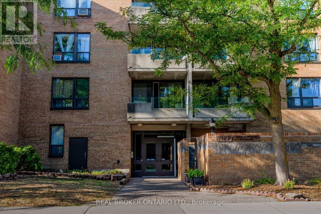 1177 Bélanger Ave in Ottawa, ON - Building Photo