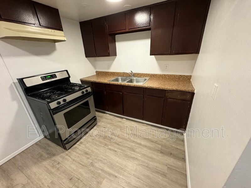 117 40th St NW in Albuquerque, NM - Building Photo