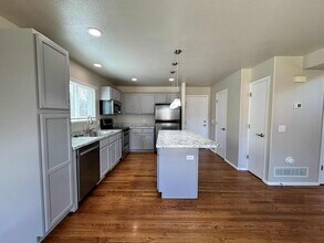 910 Piros Dr in Colorado Springs, CO - Building Photo - Building Photo