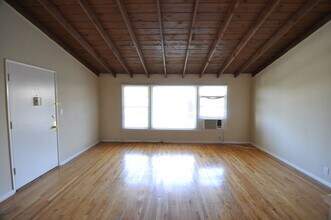 14830 Dickens St in Los Angeles, CA - Building Photo - Building Photo