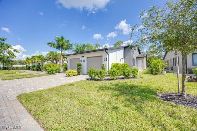 5832 Jasper Dr in Naples, FL - Building Photo - Building Photo