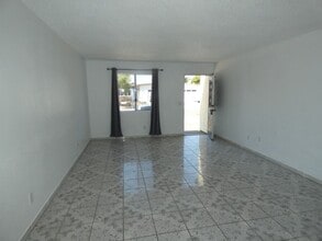 4878 Sanchez Dr in Guadalupe, CA - Foto de edificio - Building Photo