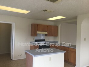 15447 Corian Creek Dr in San Antonio, TX - Building Photo - Building Photo