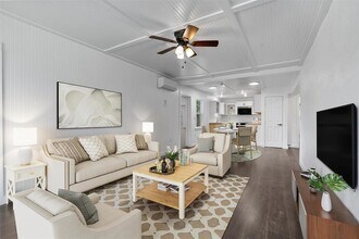 1216 Jones St in Taylor, TX - Building Photo - Building Photo