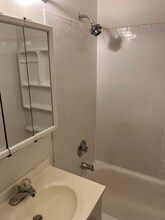 1865 Badger St in Green Bay, WI - Building Photo - Building Photo