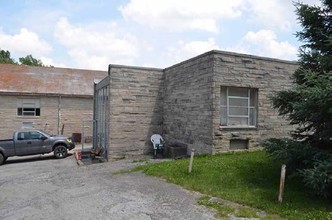 BonLuke Apartments in Eldorado, IL - Foto de edificio - Building Photo