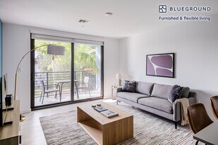 2201 Polk St in Hollywood, FL - Building Photo