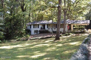 942 Dogwood Cir in Macon, GA - Building Photo