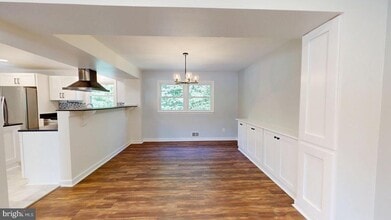 6602 Greenview Ln in West Springfield, VA - Building Photo - Building Photo