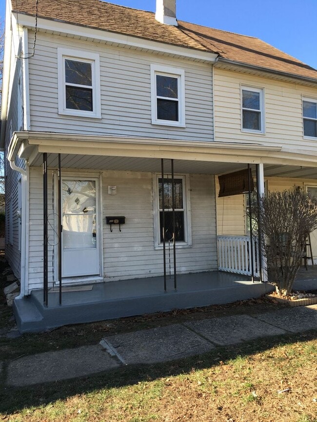 443 Magnolia St in Beverly, NJ - Building Photo - Building Photo
