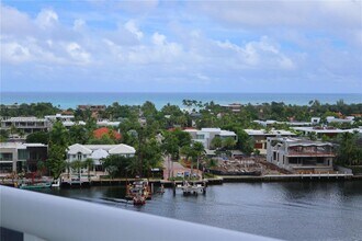 20515 E Country Club Dr in Miami, FL - Building Photo - Building Photo