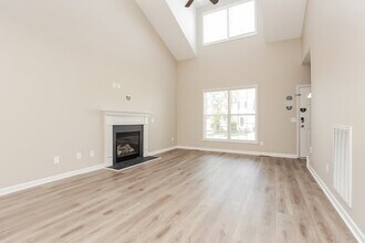 100 Oak Meadow Ct in Hendersonville, TN - Building Photo - Building Photo