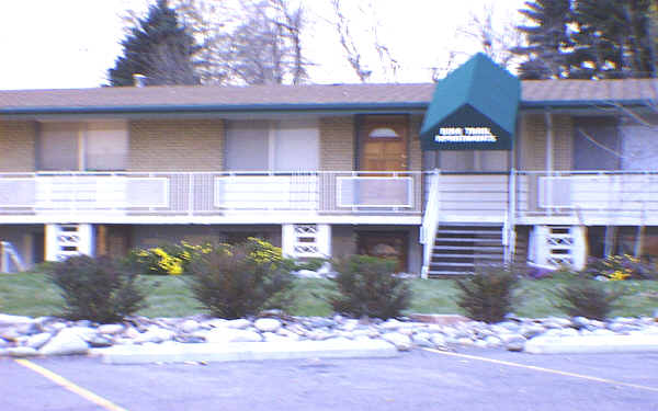 Highline Canal Apartments in Denver, CO - Building Photo - Building Photo