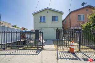 10376 Wilmington Ave in Los Angeles, CA - Building Photo