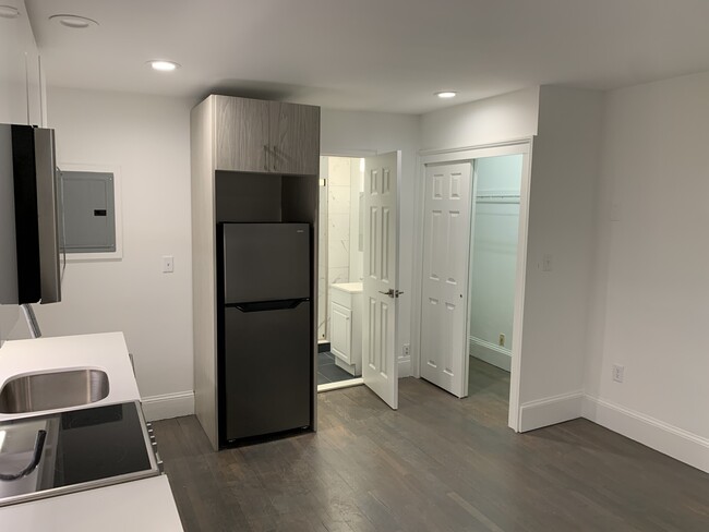 225 Newbury St, Unit 3R in Boston, MA - Building Photo - Building Photo