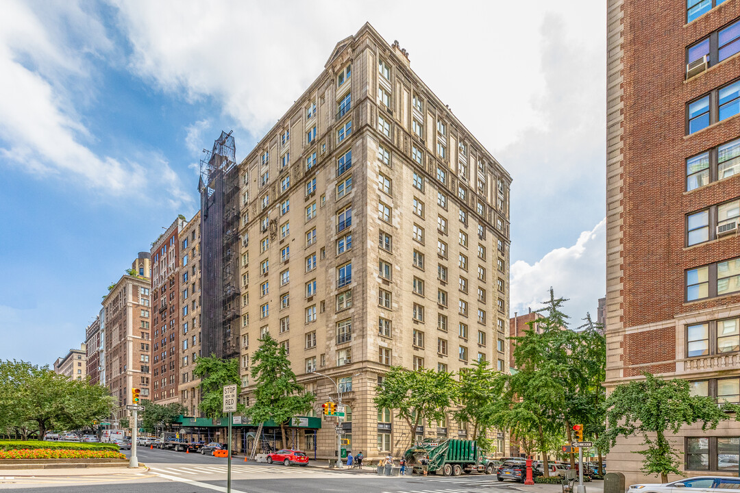 925 Park Ave in New York, NY - Foto de edificio