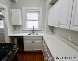 55 Estes St, Unit 3 in Lynn, MA - Building Photo
