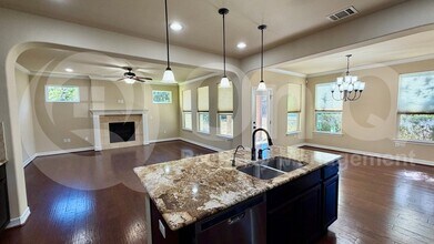 12300 Terraza Cir in Austin, TX - Building Photo - Building Photo