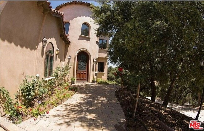 property at 3889 Old Topanga Canyon Rd