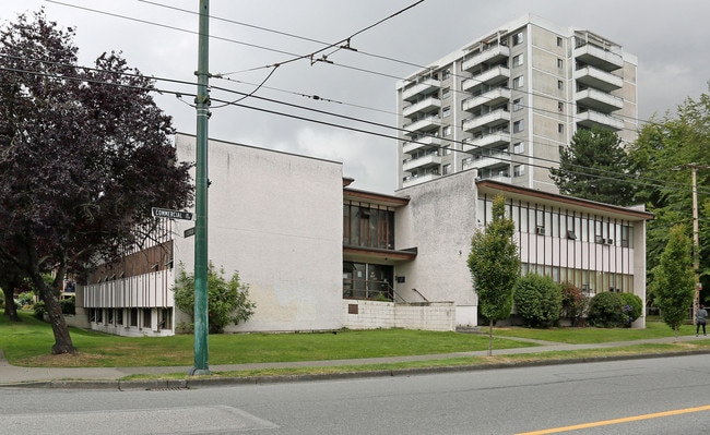 Lion's Manor in Vancouver, BC - Building Photo - Building Photo