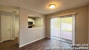 3510 Bottomless Lake in San Antonio, TX - Foto de edificio - Building Photo