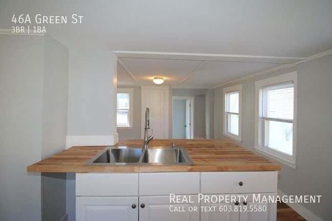 42-46A Green St in Somersworth, NH - Building Photo - Building Photo
