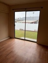 407 Violet Ave, Unit I in Monrovia, CA - Building Photo