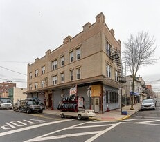 615 25th St in Union City, NJ - Building Photo