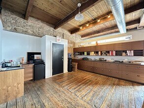 3124 W Carroll Ave, Unit 2 in Chicago, IL - Foto de edificio - Building Photo