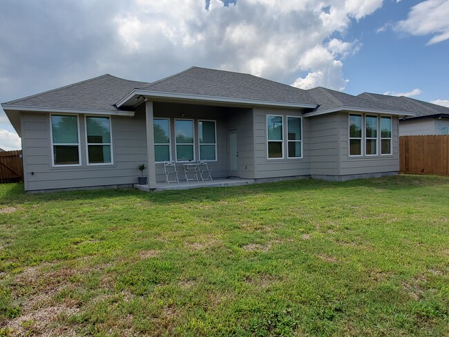 3405 Travis Ct in Corpus Christi, TX - Building Photo - Building Photo