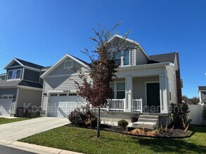 11772 S Banff Spgs Dr in Draper, UT - Building Photo - Building Photo