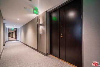 200 N Swall Dr-Unit -302 in Beverly Hills, CA - Building Photo - Building Photo