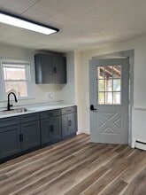 11 Rickard St, Unit 2 in Cortland, NY - Foto de edificio - Building Photo