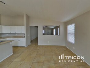 8334 W Baxter Dr in Phoenix, AZ - Building Photo - Building Photo