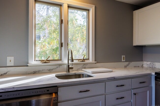 20 River Colony in Guilford, CT - Building Photo - Building Photo