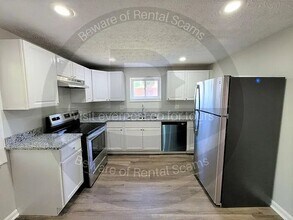 225 Holly Smith Dr in Mcdonough, GA - Foto de edificio - Building Photo