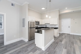 Reservoir Landing Apartments in Foxboro, MA - Building Photo - Interior Photo