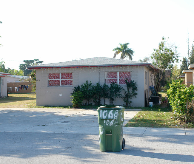 1020-1062 NW 10th St in Homestead, FL - Foto de edificio - Building Photo