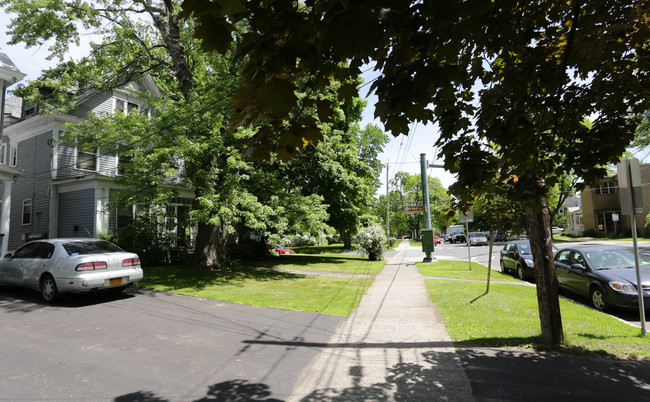 453 Western Ave in Albany, NY - Building Photo - Building Photo