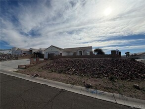 2416 N Ridge Ave in Bullhead City, AZ - Building Photo - Building Photo