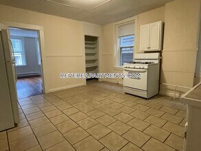 31 Elmwood St-Unit -2 in Revere, MA - Building Photo - Building Photo