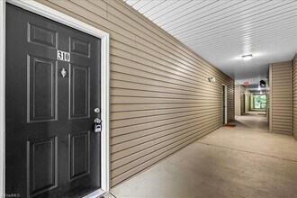 7104 W Friendly Ave in Greensboro, NC - Building Photo - Building Photo