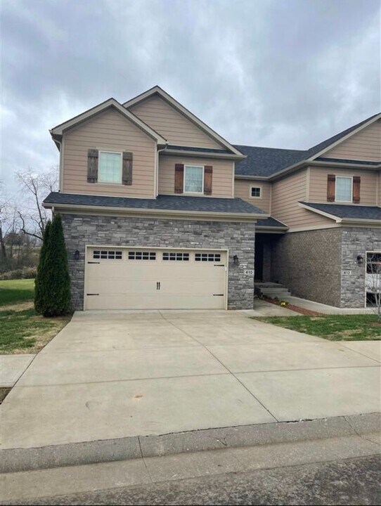 376 Cumberland Ridge Ct in Bowling Green, KY - Building Photo