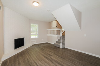 950 Hemingway Rd in Stone Mountain, GA - Building Photo - Building Photo