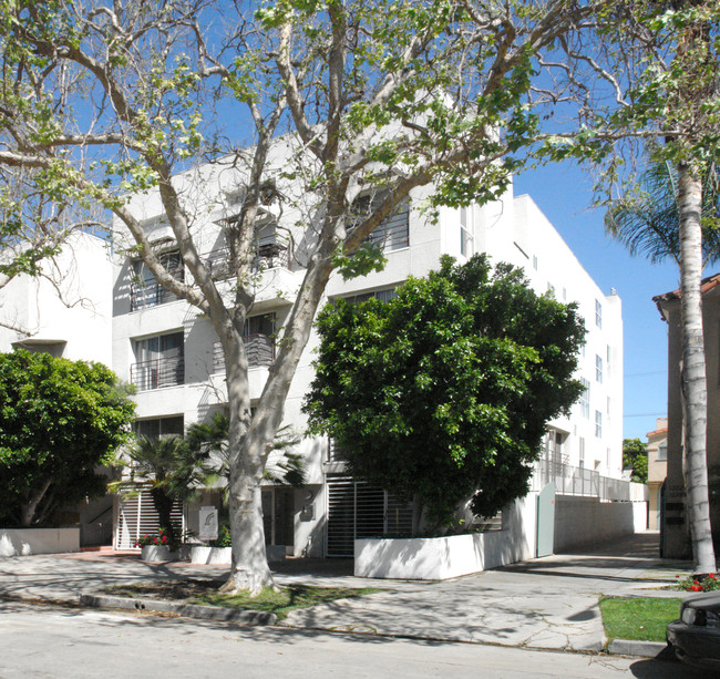 1216 S Sherbourne Dr in Los Angeles, CA - Building Photo - Building Photo