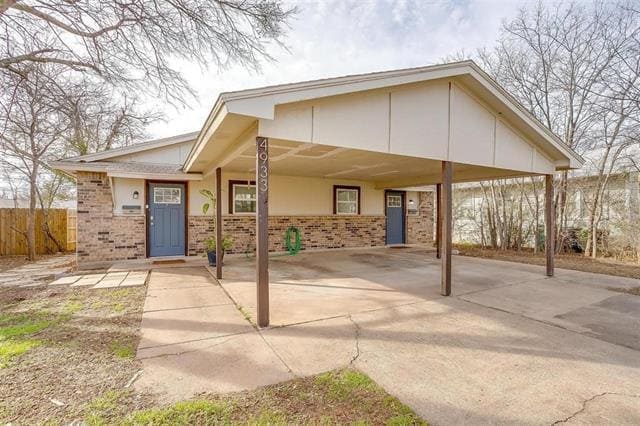 property at 4933 Curzon Ave