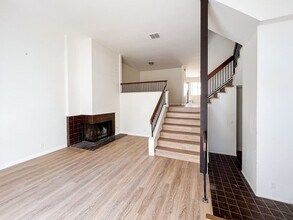 3258 Caminito Eastbluff in San Diego, CA - Building Photo - Building Photo