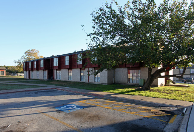 Cherokee Village in Dallas, TX - Building Photo - Building Photo